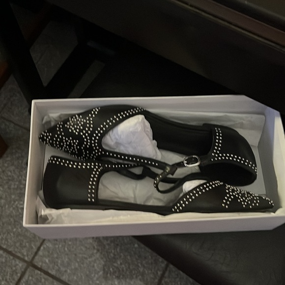 Sandro Flats - Picture 9 of 9